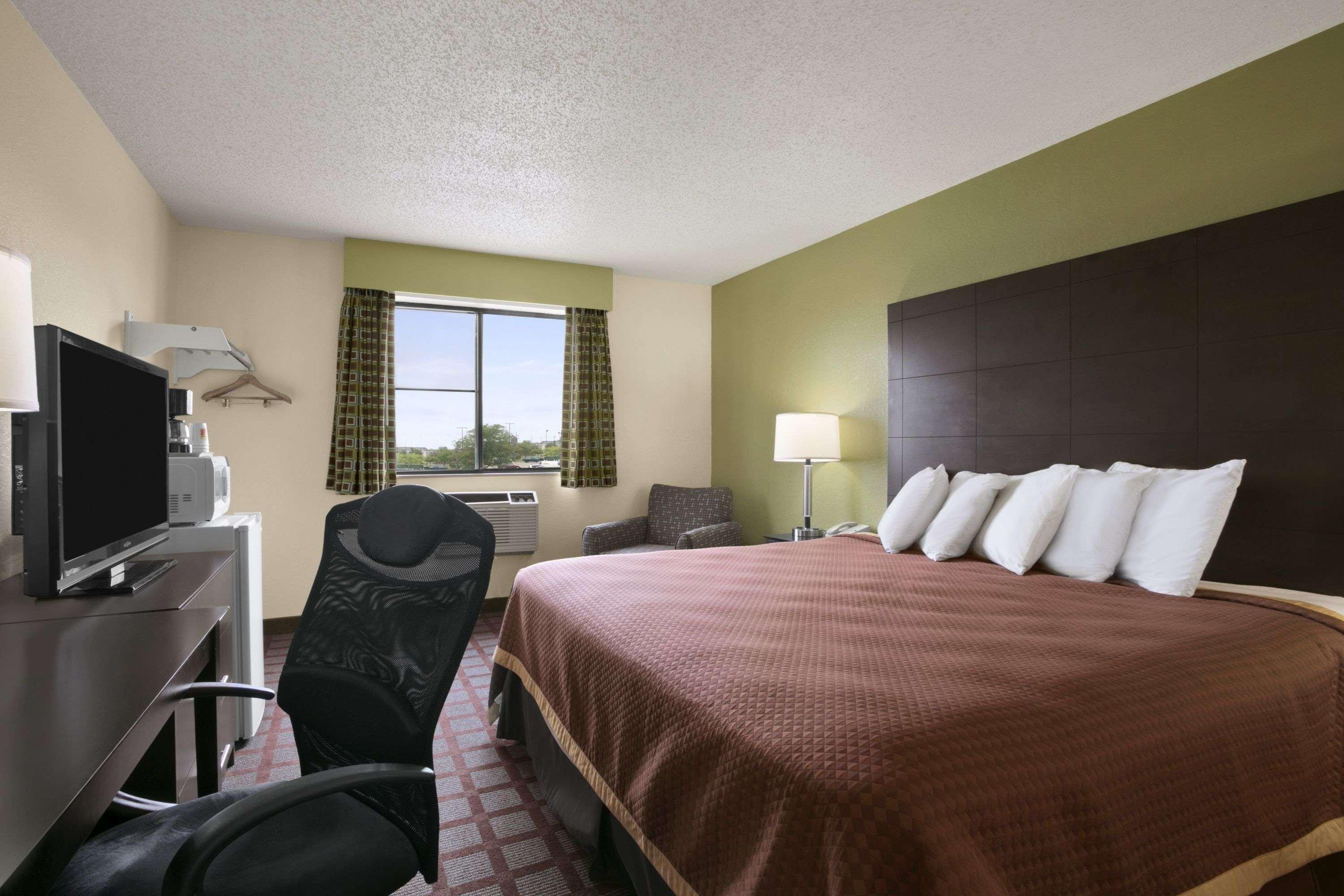Motel Super 8 By Wyndham Saginaw Exteriér fotografie