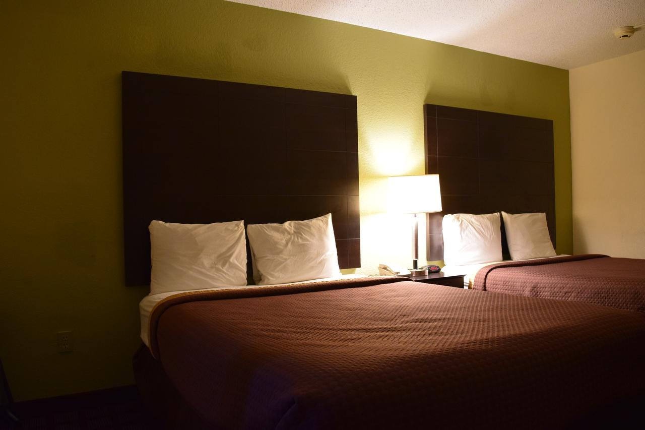Motel Super 8 By Wyndham Saginaw Exteriér fotografie